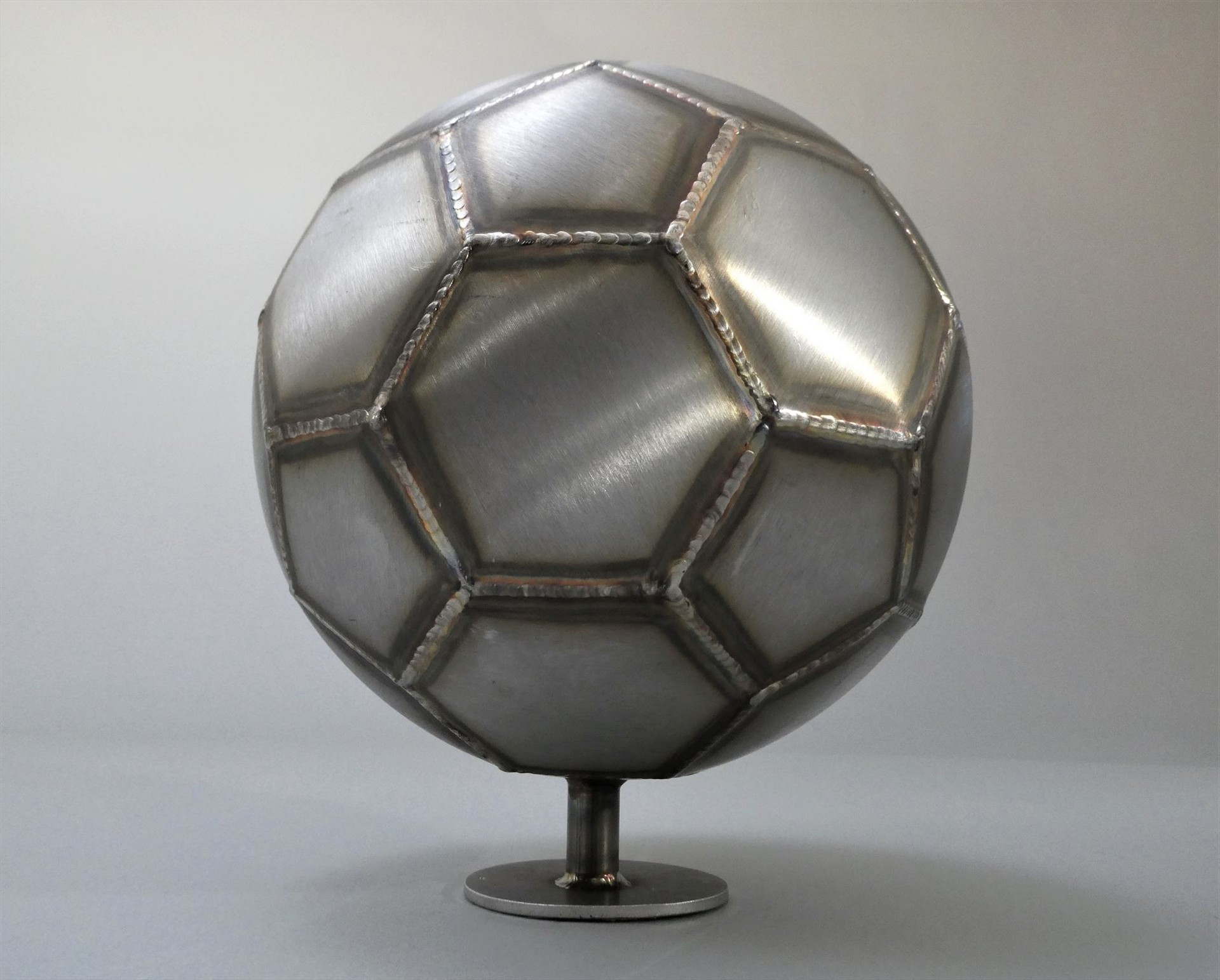 SOCCER BALL | 溶接品の部 | 第35回優秀板金製品技能フェア