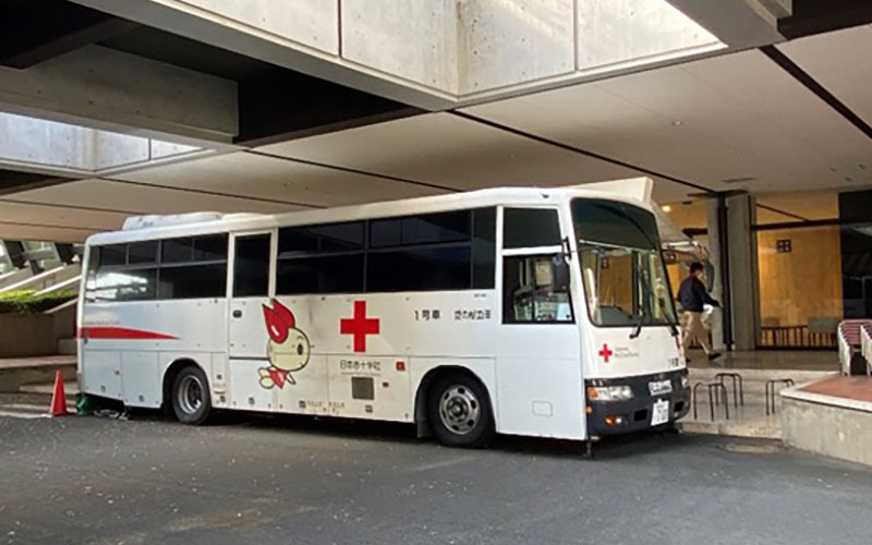 Photo: Dedicated blood donation vehicle for blood donation activities at Isehara Works
