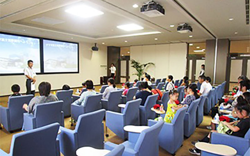 Photo: Children participating in a summer vacation environmental expedition for parents and children